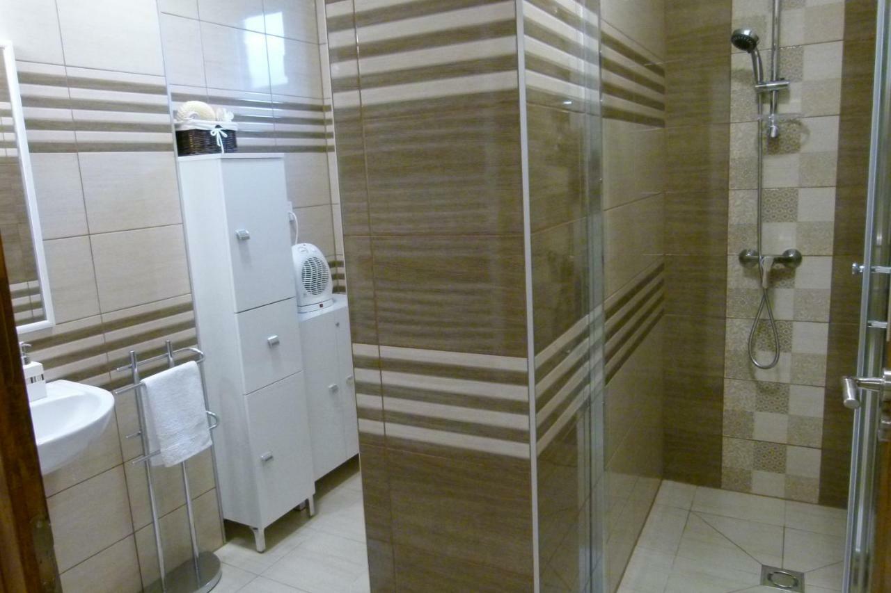 Wolf House Apartman 佐洛埃格塞格 外观 照片
