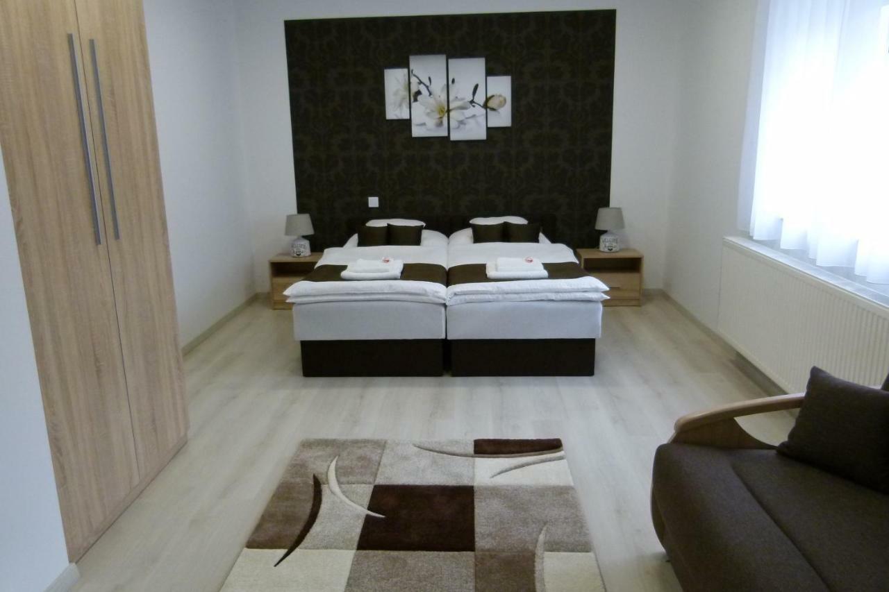 Wolf House Apartman 佐洛埃格塞格 外观 照片