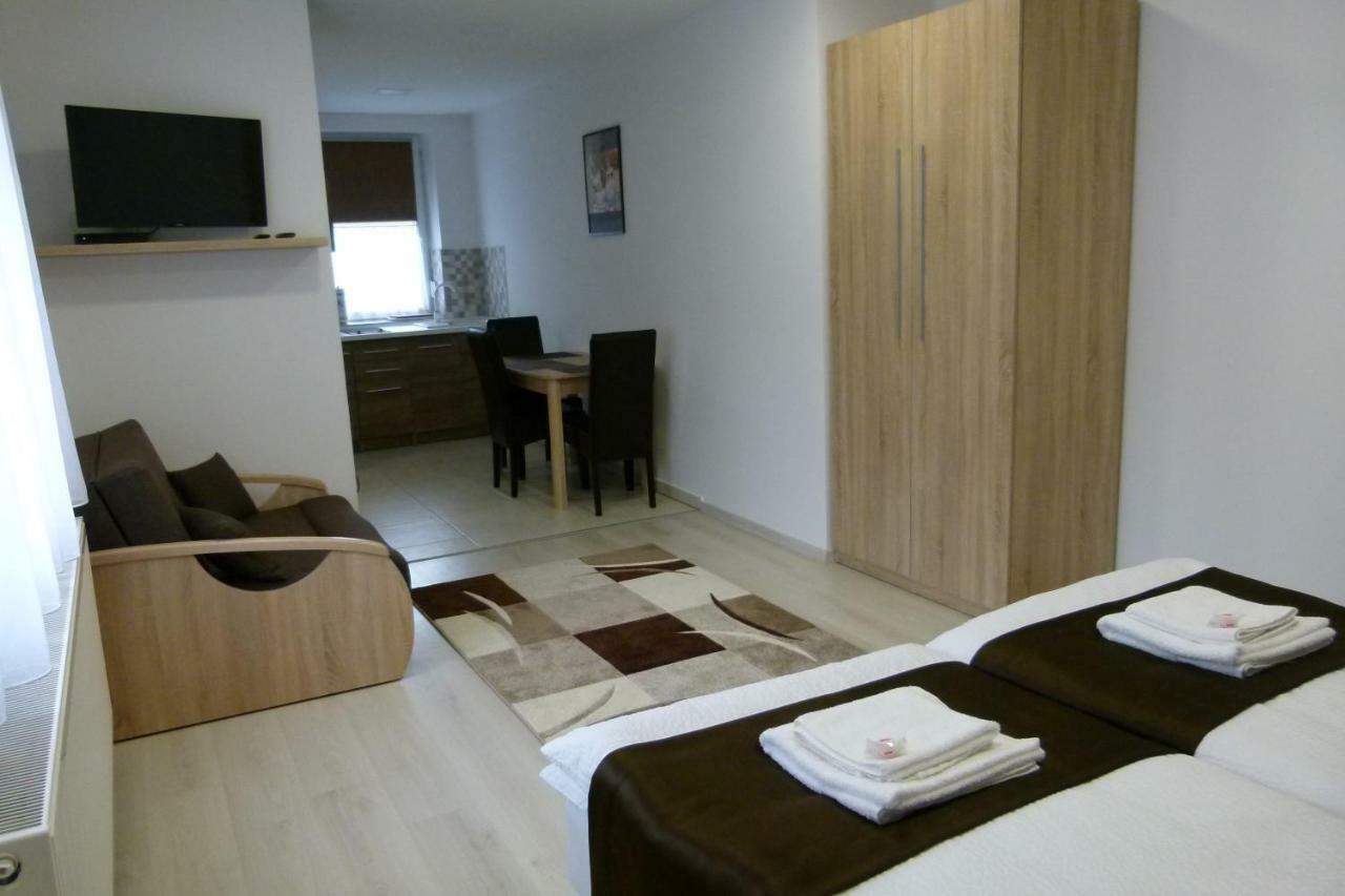 Wolf House Apartman 佐洛埃格塞格 外观 照片
