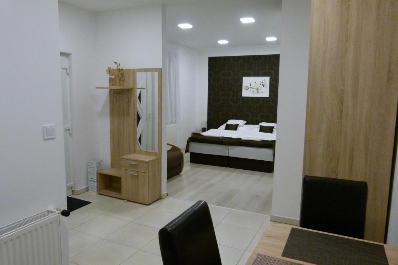 Wolf House Apartman 佐洛埃格塞格 外观 照片