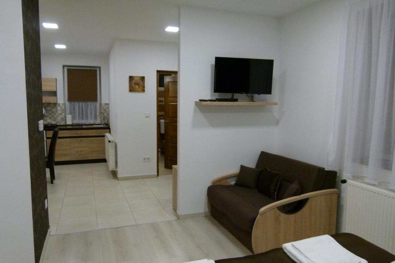 Wolf House Apartman 佐洛埃格塞格 外观 照片